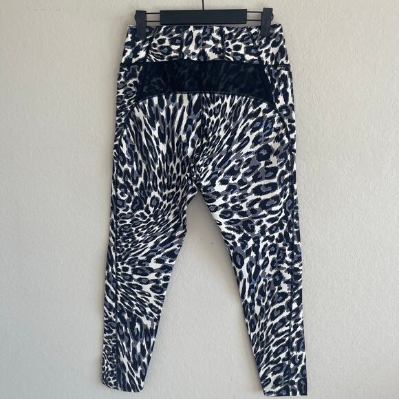 Free People Movement Find Your Way Printed Leggings Blue Animal Print - Size M - Picture 3 of 8